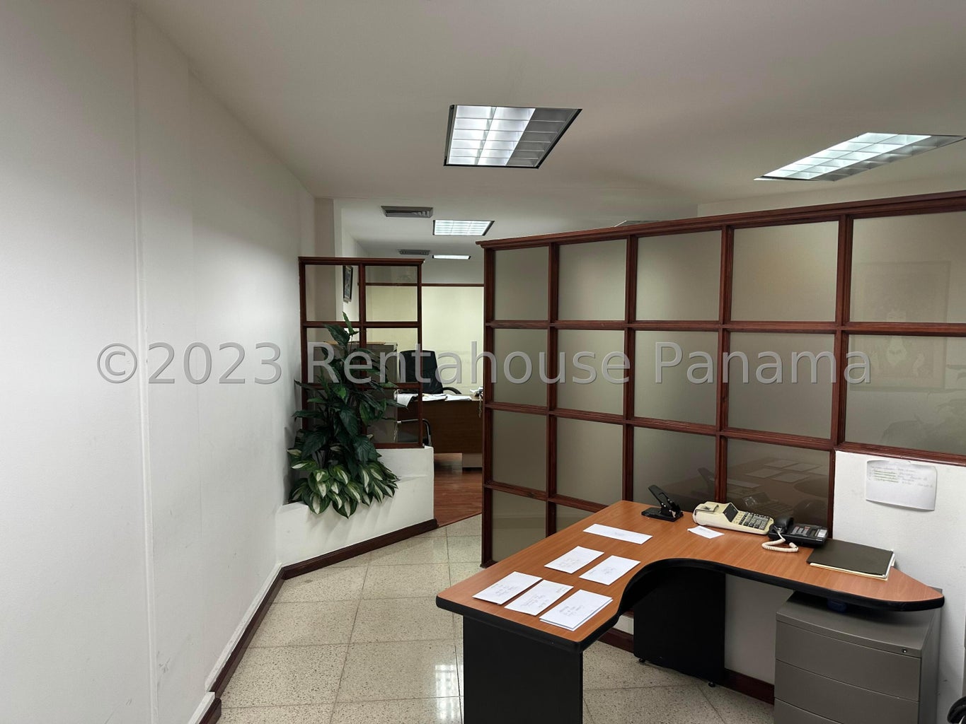 Oficina Corporativa en Alquiler - Commercial Property